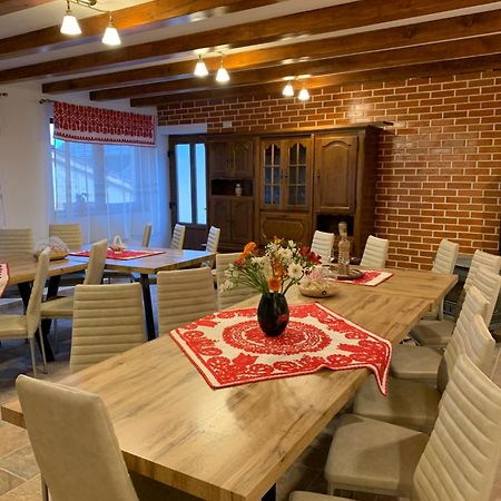 Casa Lenke Hotel Săcele Eksteriør billede