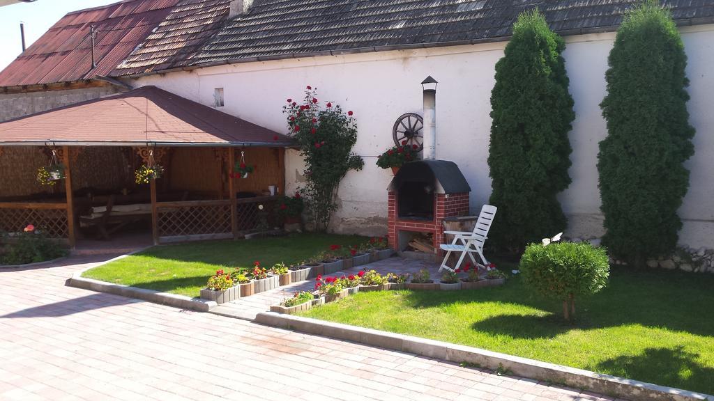 Casa Lenke Hotel Săcele Eksteriør billede