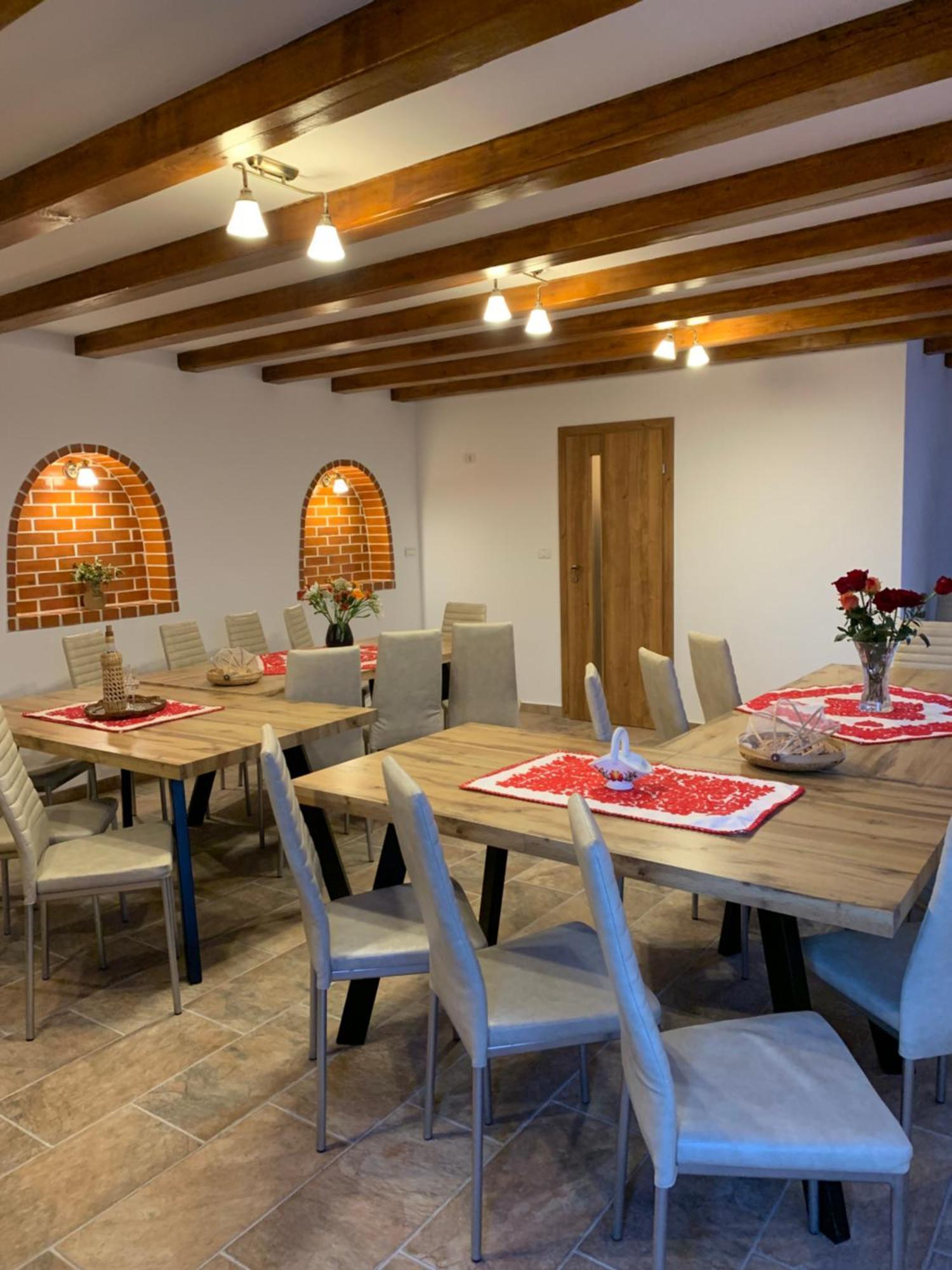 Casa Lenke Hotel Săcele Eksteriør billede